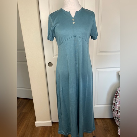 Coldwater Creek Dresses & Skirts - COLDWATER Creek knit maxi dress in soft blue. Size Petite Small